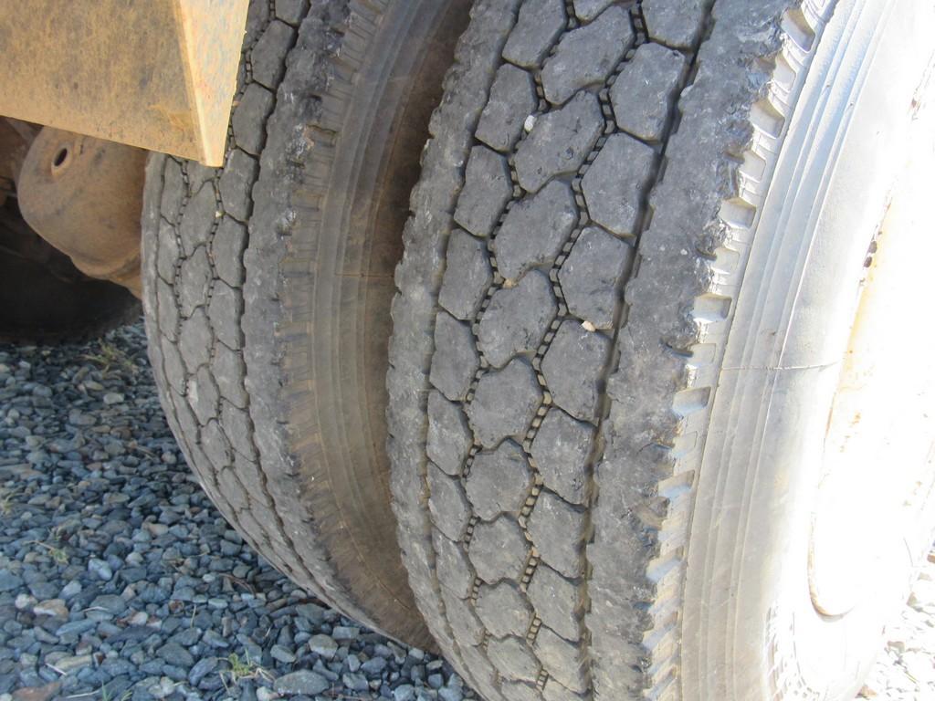 2001 Mack CH613 Dump Truck