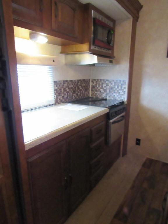 2015 Forest River Wildwood 5th Wheel Camper