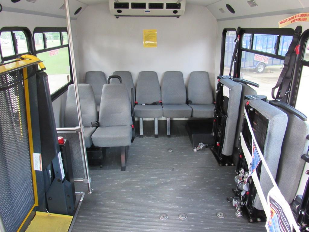 2009 Chevrolet 4500 Glaval Bus