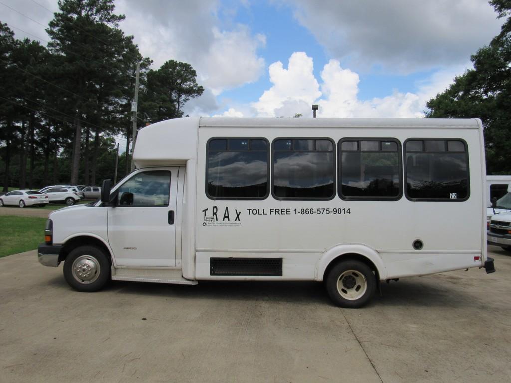 2014 Chevrolet 4500 Goshen Coach Commercial Bus