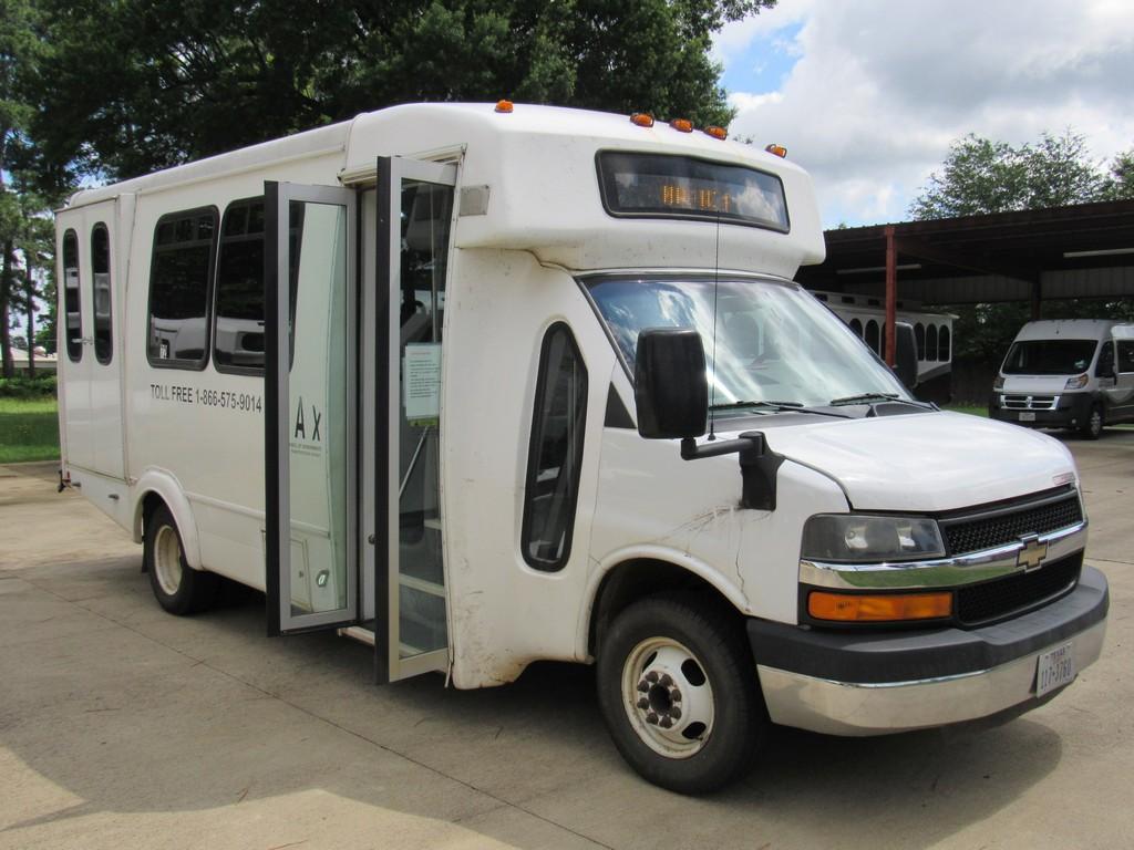 2014 Chevrolet 4500 Goshen Coach Commercial Bus