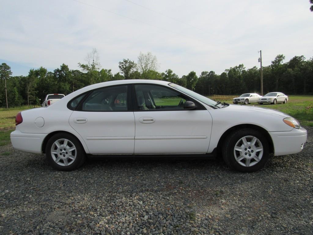 2006 Ford Taurus