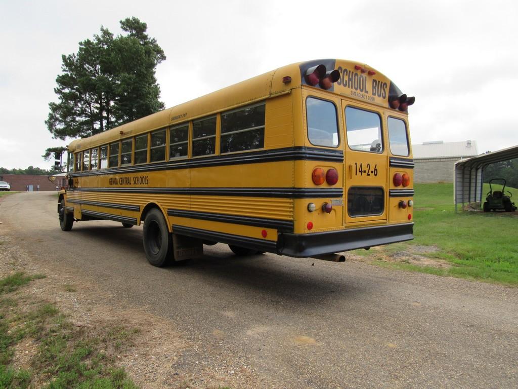 2000 Thomas Freightliner School Bus