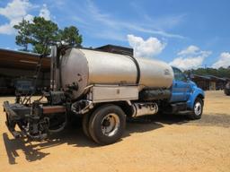 2006 Ford F750 XL Super Duty w/Etnyre Asphalt/Oil Distributor