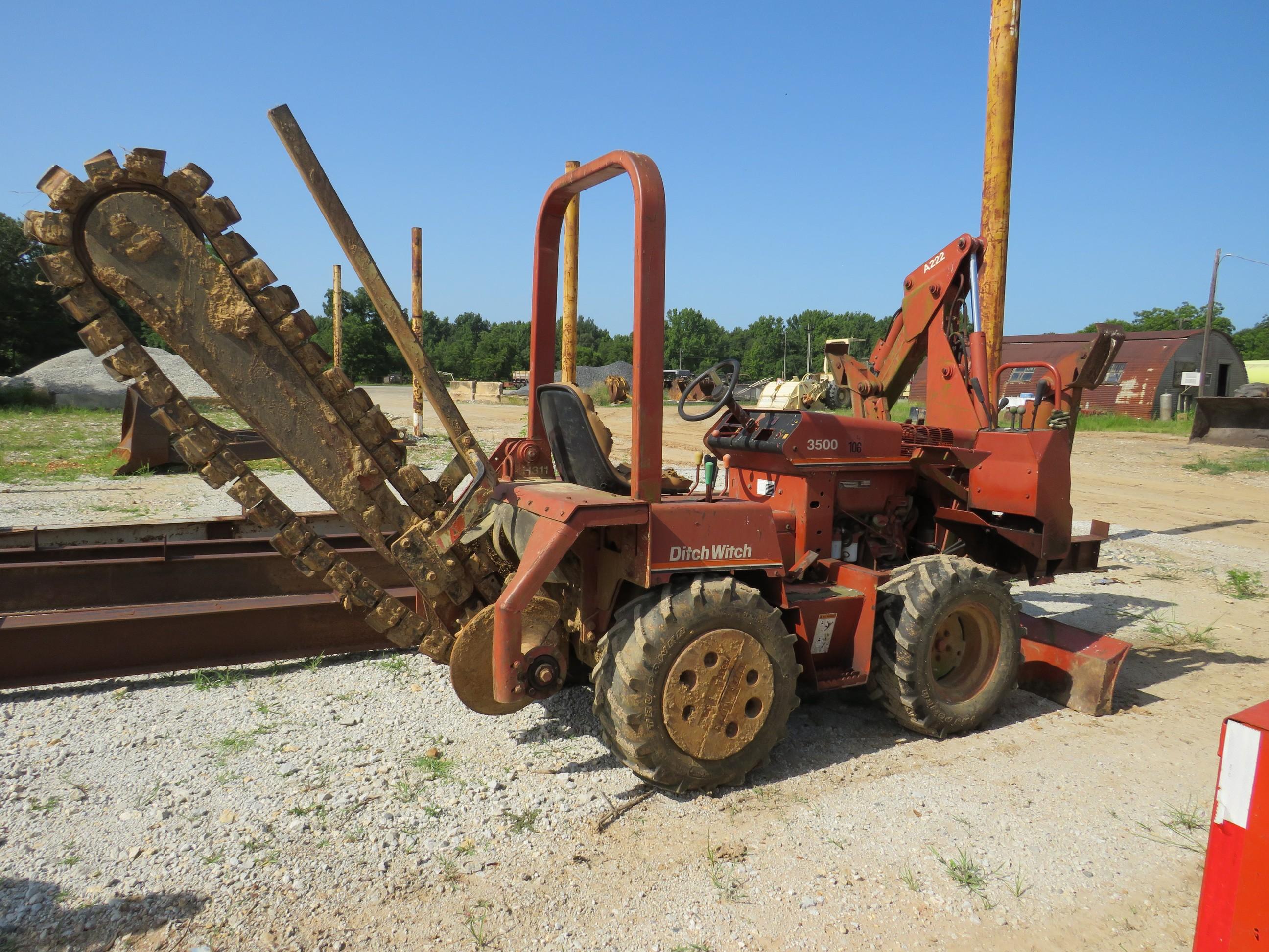 Ditch Witch 3500 DDLBS Trencher