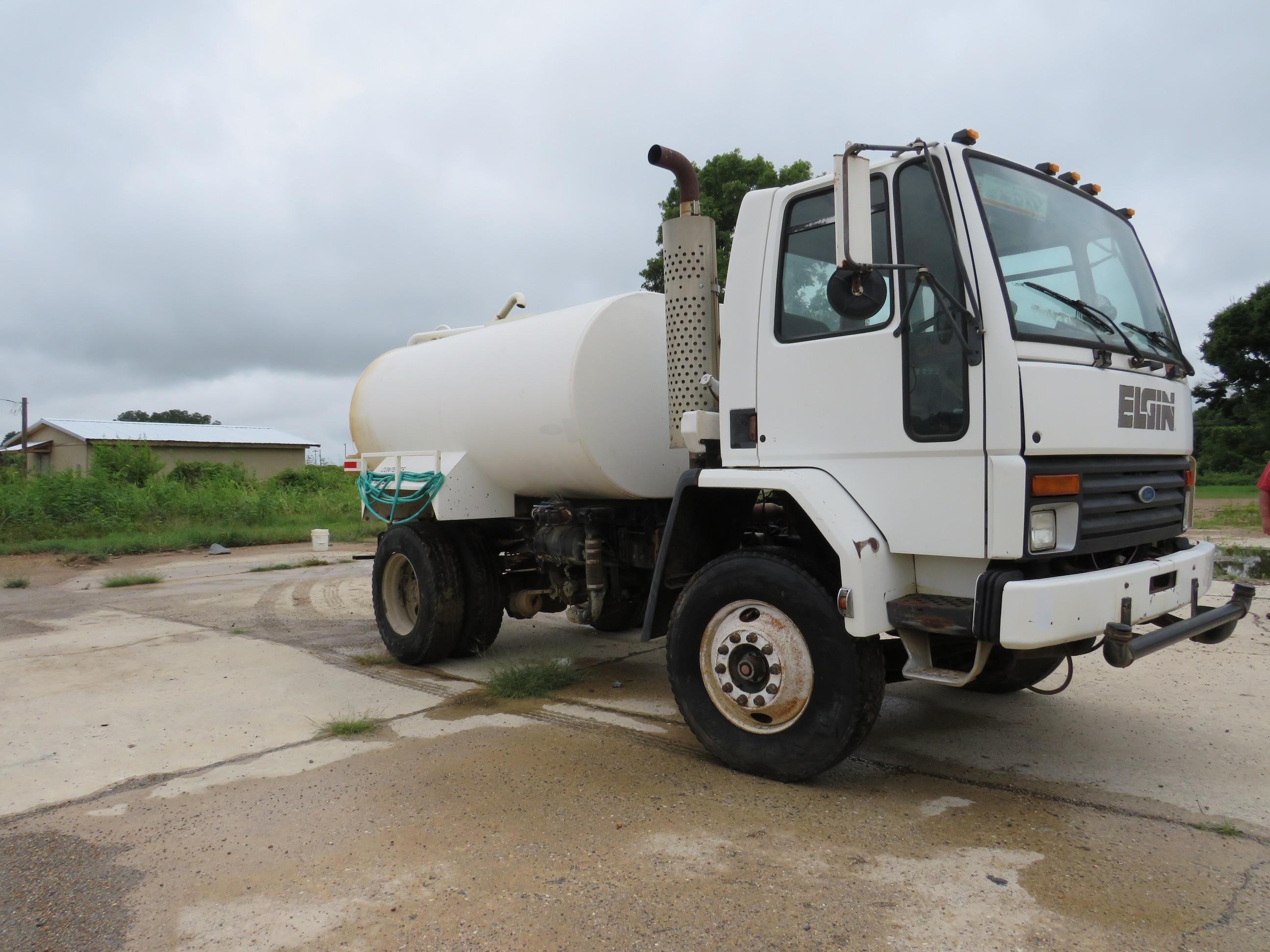 1996 Elgin Whirlwind Ford Water Truck