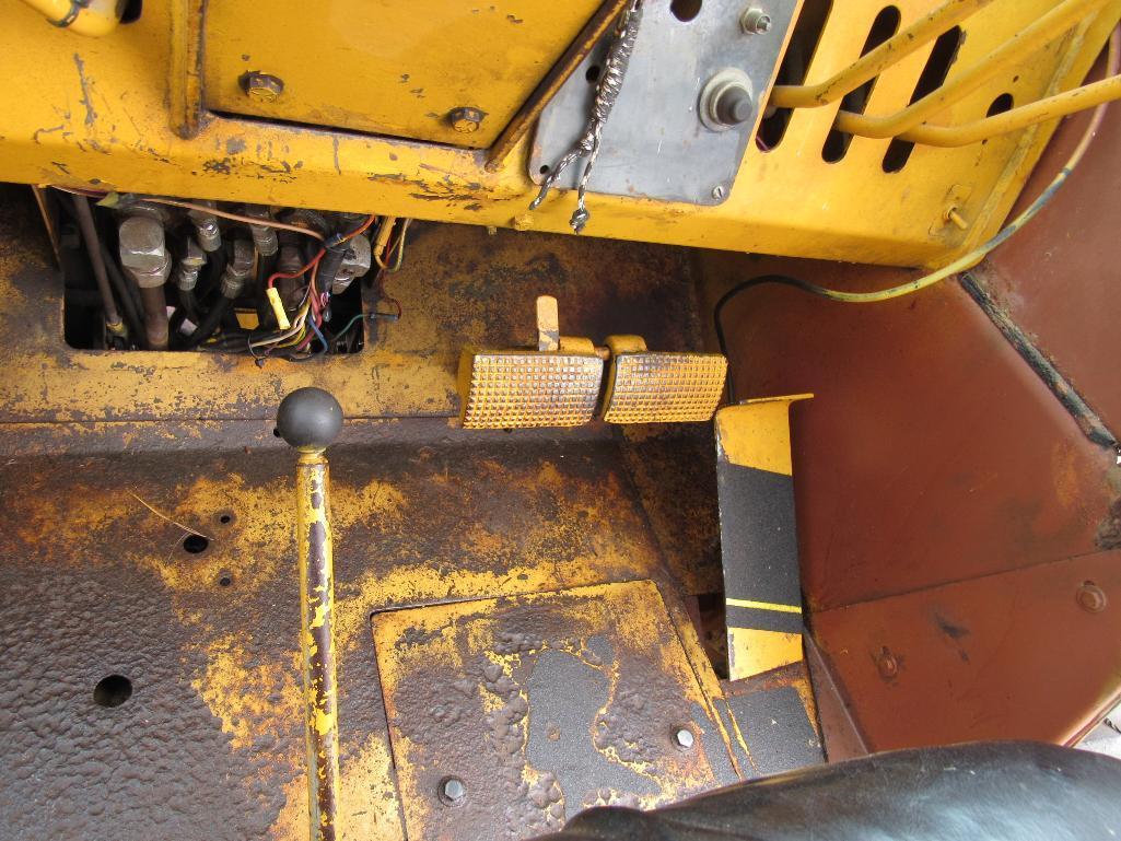 Case 586D Rough Terrain Forklift w/cab NO DOORS