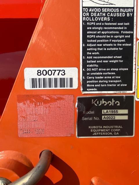 Kubota M6-111 w/ Kubota LA1955 Quick Attach Loader