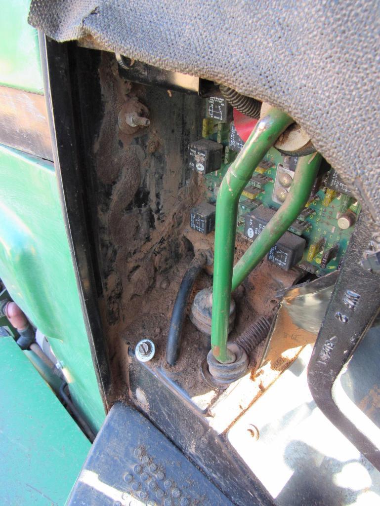 1993 John Deere 4960 Cab Tractor