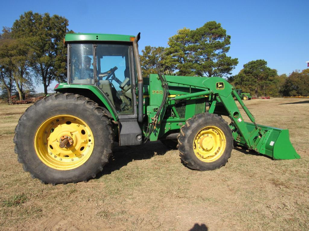 2001 John Deere 7510 Cab Tractor