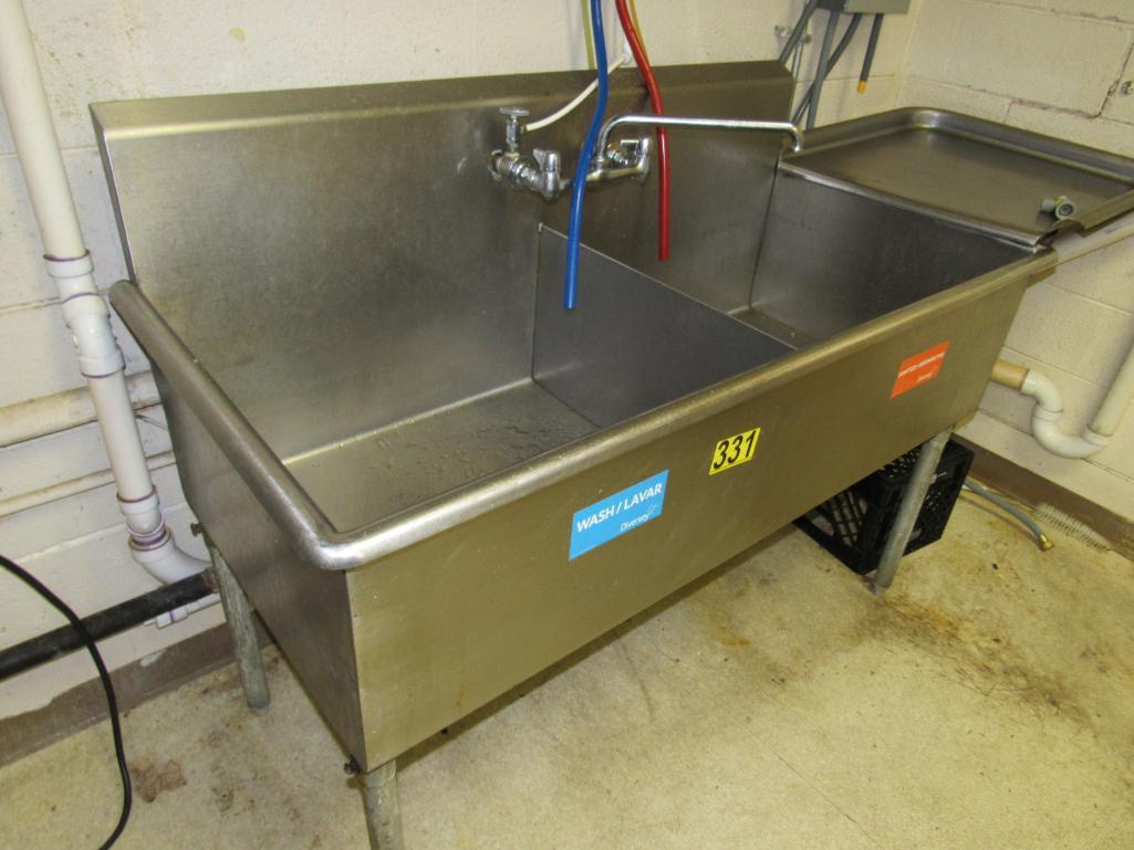 2 Compartment stainless steel sink w/drying rack