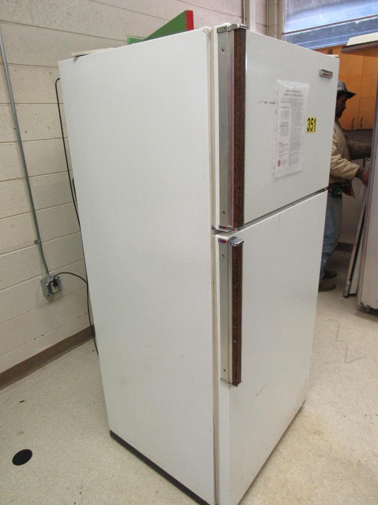 White Westinghouse refrigerator