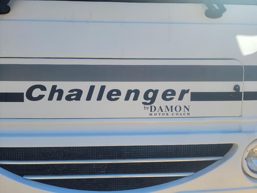 2005 Challenger by Damon motor coach 353F
