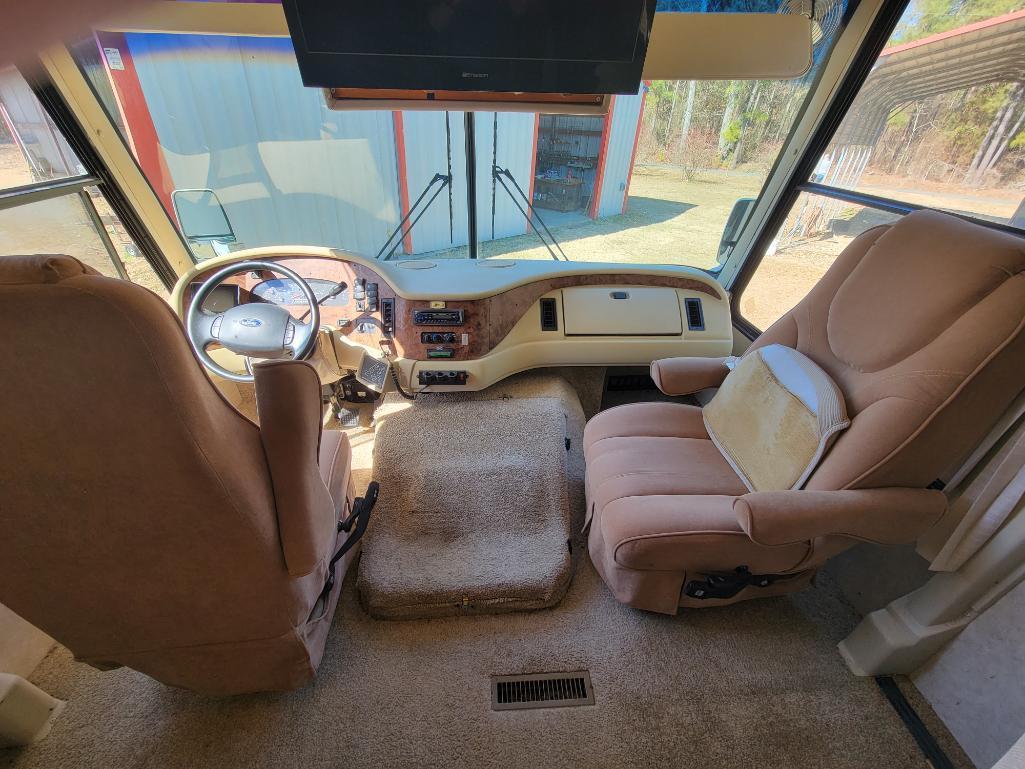 2005 Challenger by Damon motor coach 353F