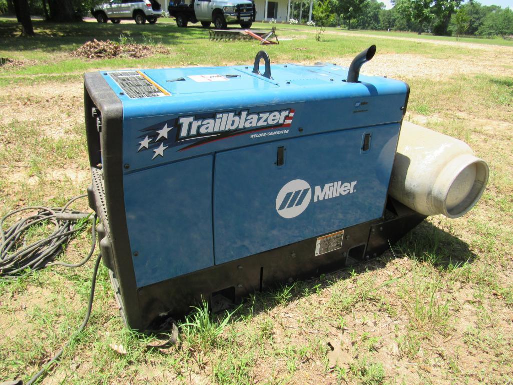 Miller Trailblazer 275 LPG Welder/Generator. SR# MC450167R - Showing 62 hours
