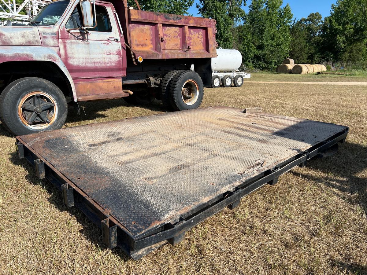 7'4" x 11'7" flatbed