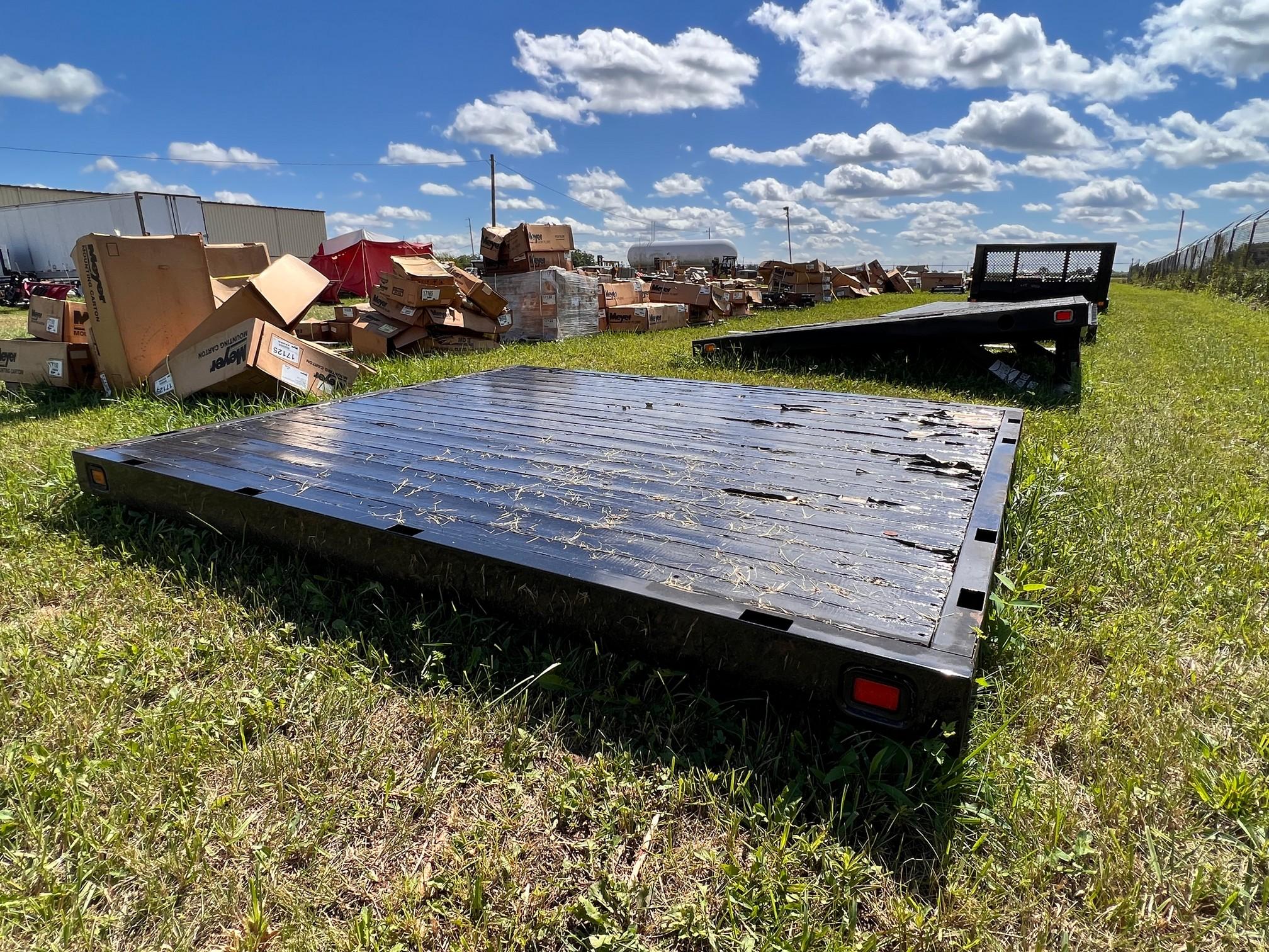 Knapheide PVMX93C truck flatbed 8' x 9'3"