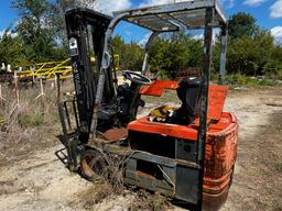 Toyota electric forklift CONDITION UNKNOWN
