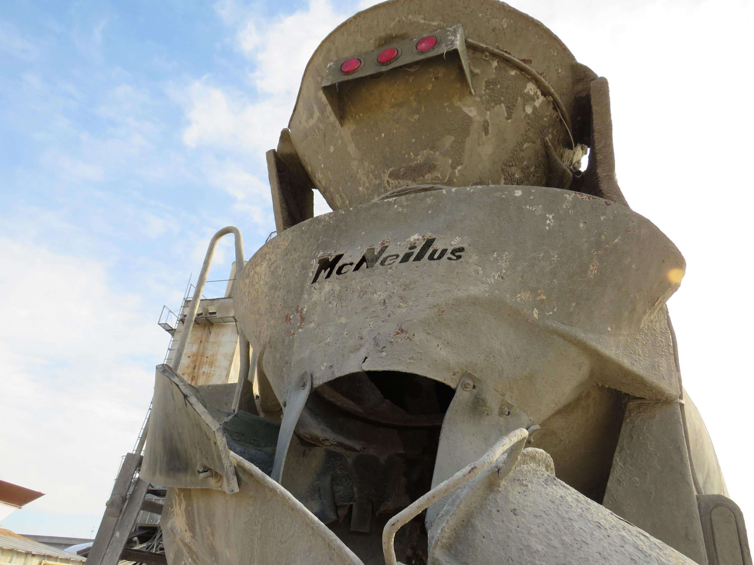 1993 Mack RD690S Concrete Mixer Truck