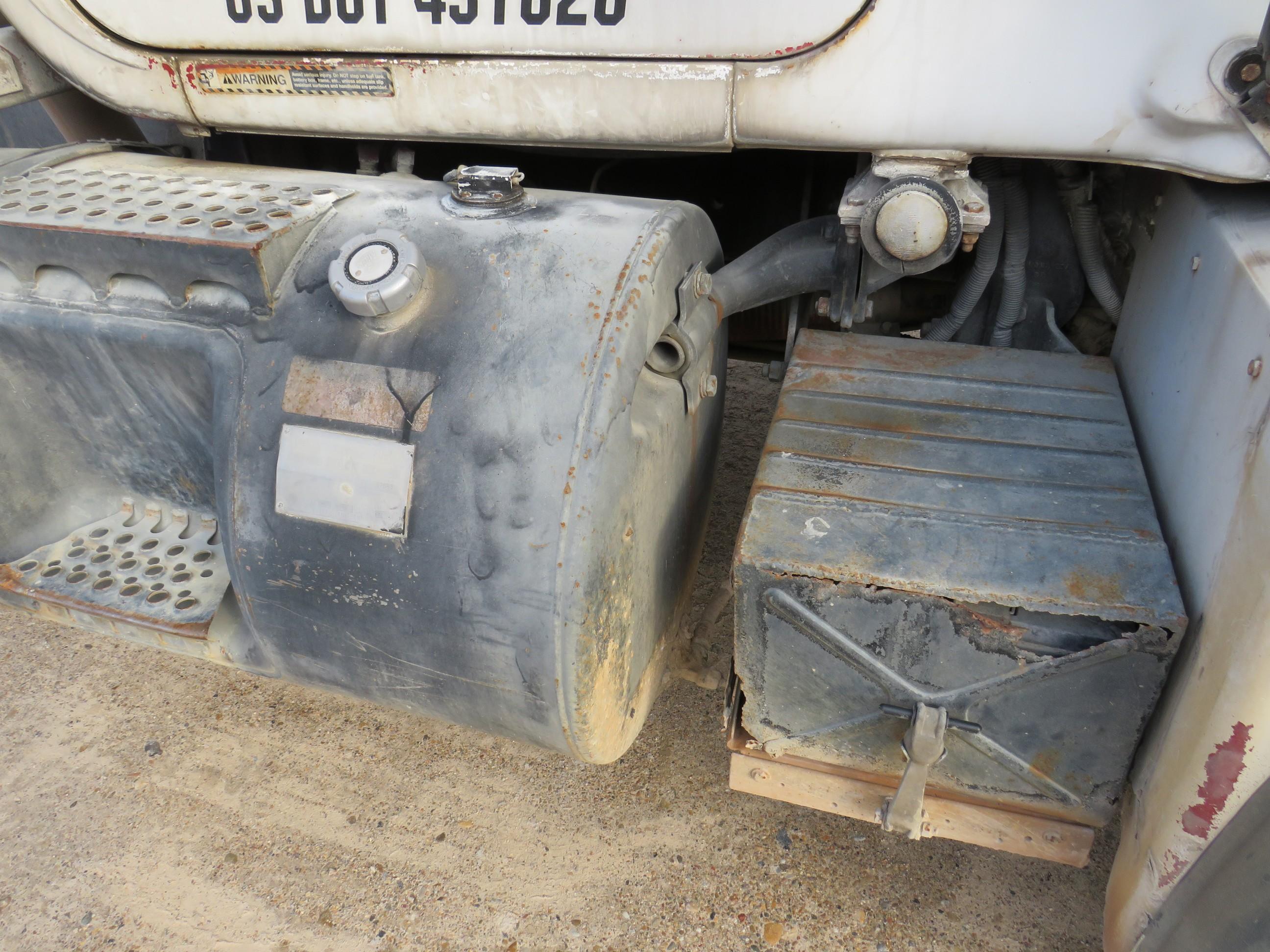 1993 Mack RD690S Concrete Mixer Truck