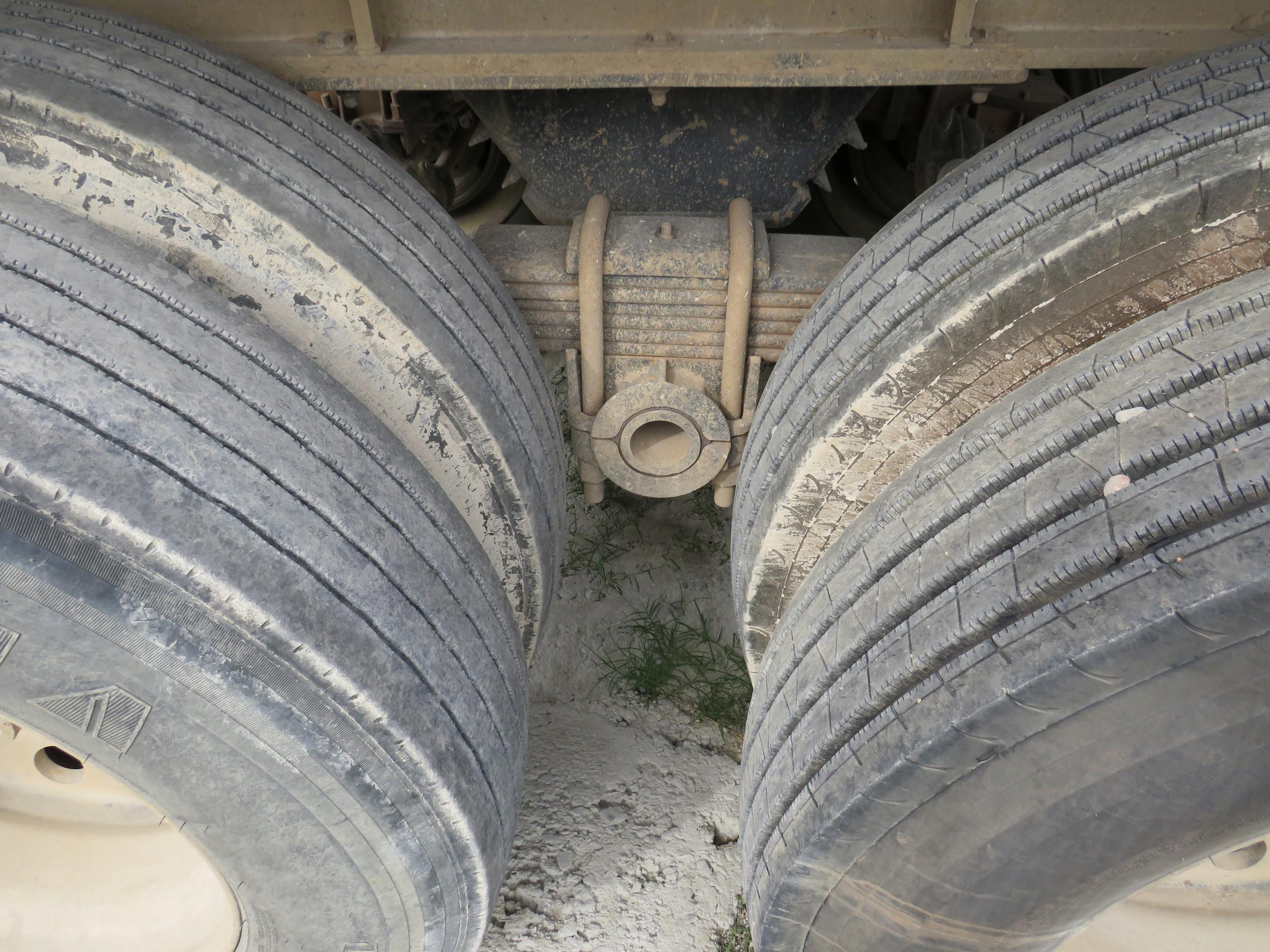 1977 CMC 32' Aluminum Dump Trailer