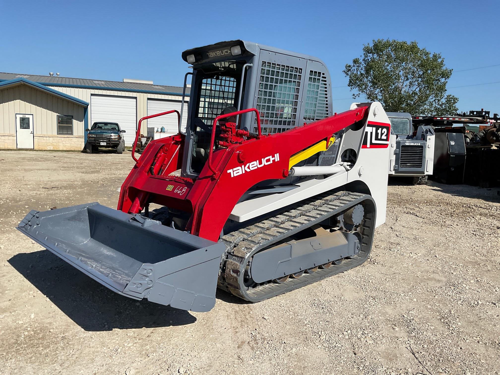 2013 Takeuchi TL12 skid steer