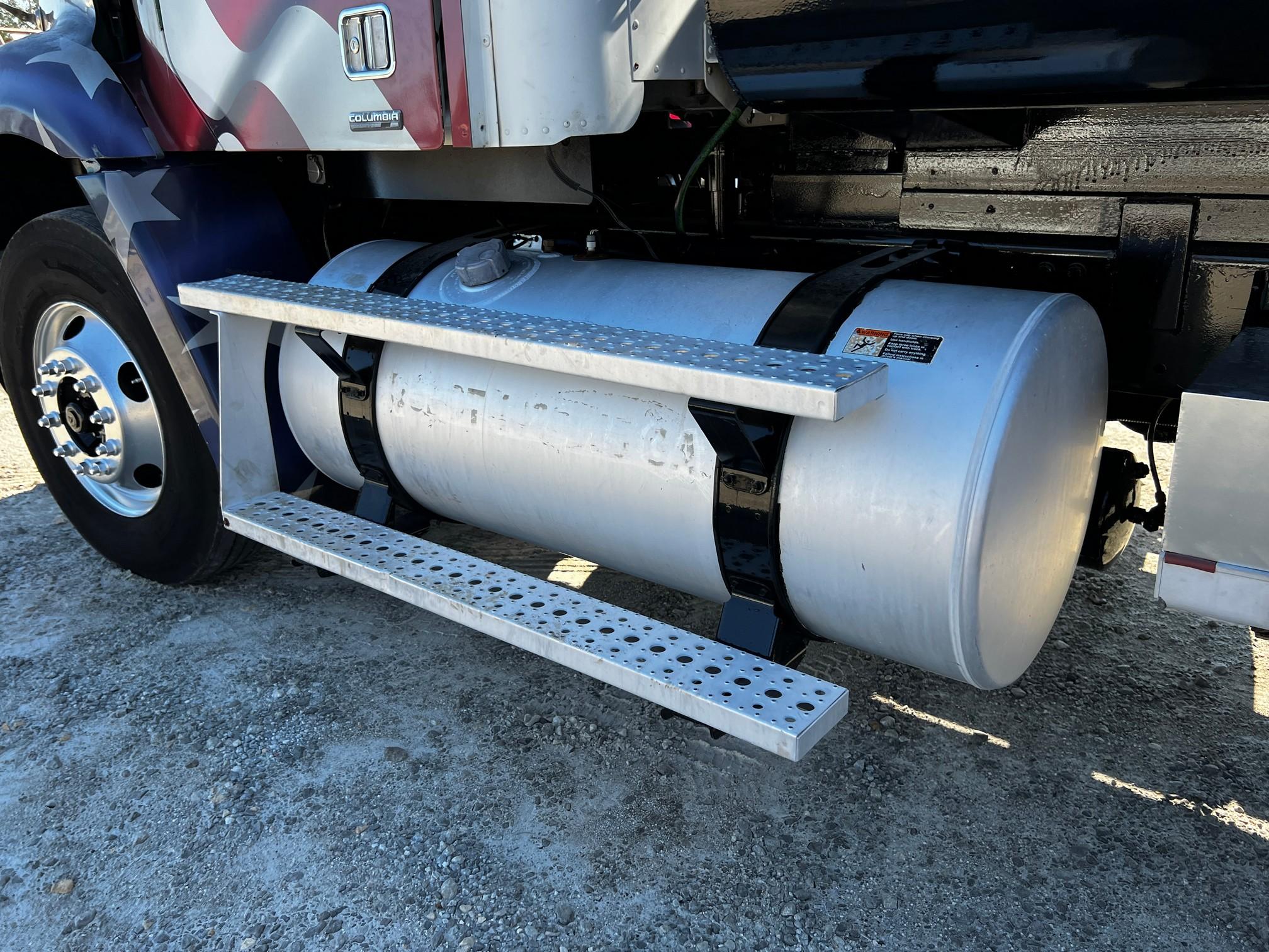 2006 Freightliner Columbia 112 Dump Truck