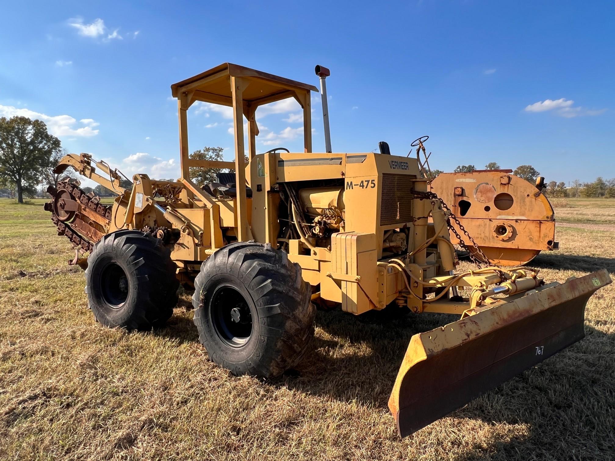 Vermeer M475 ride on trencher w/hyd 6 way blade