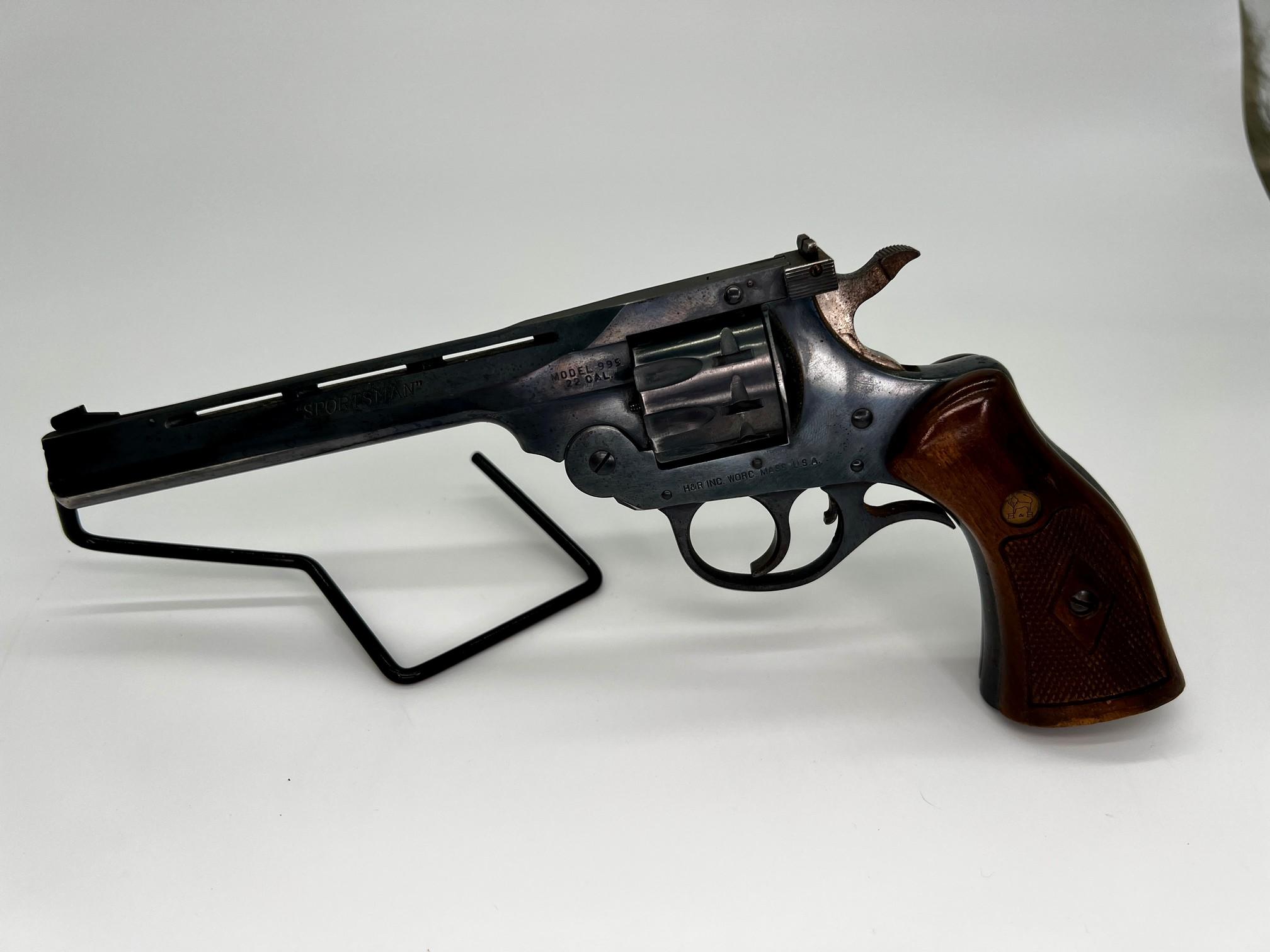 H & R Sportsman Model 999 DA revolver 22LR cal.