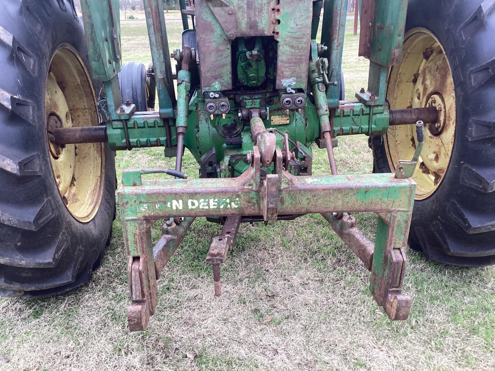 John Deere 4020 Console Model Tractor 4,999 hours showing, rear PTO, Syncro transmission