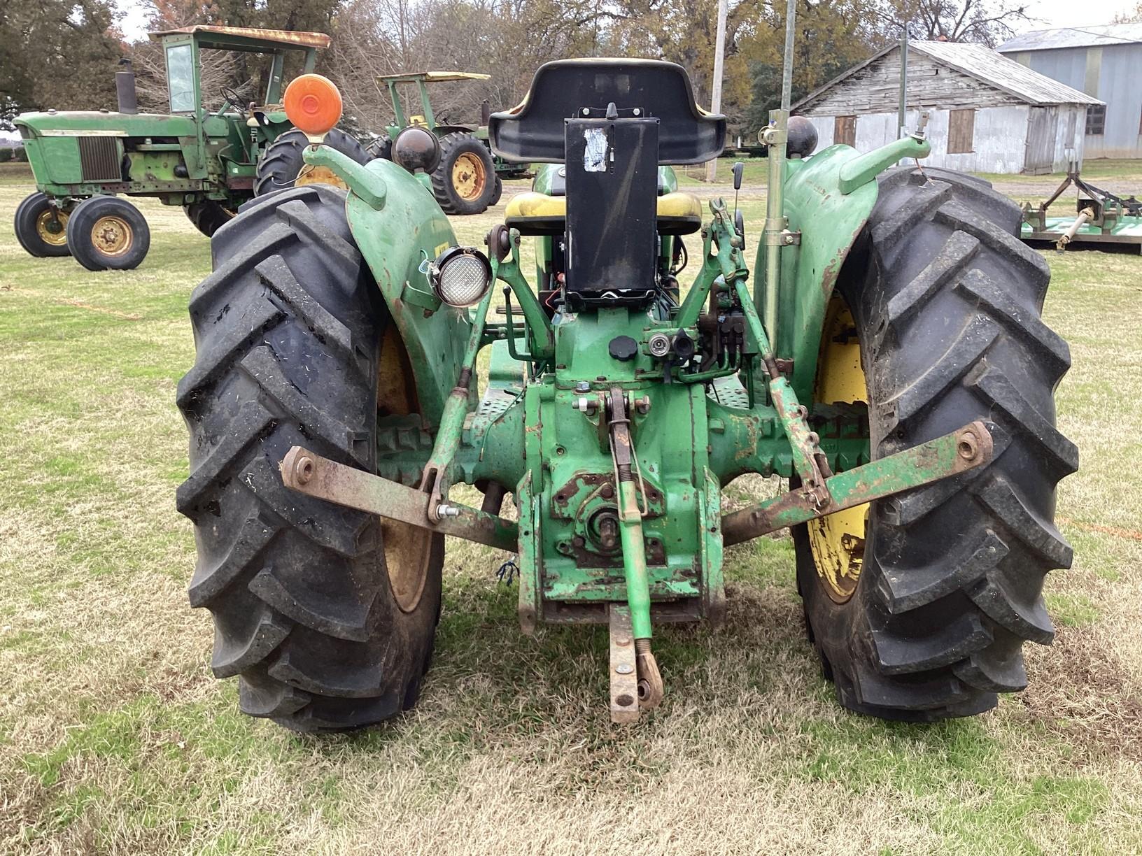 John Deere 2040 Tractor Hours unknown, 1 set of hydraulic remotes, 540 PTO