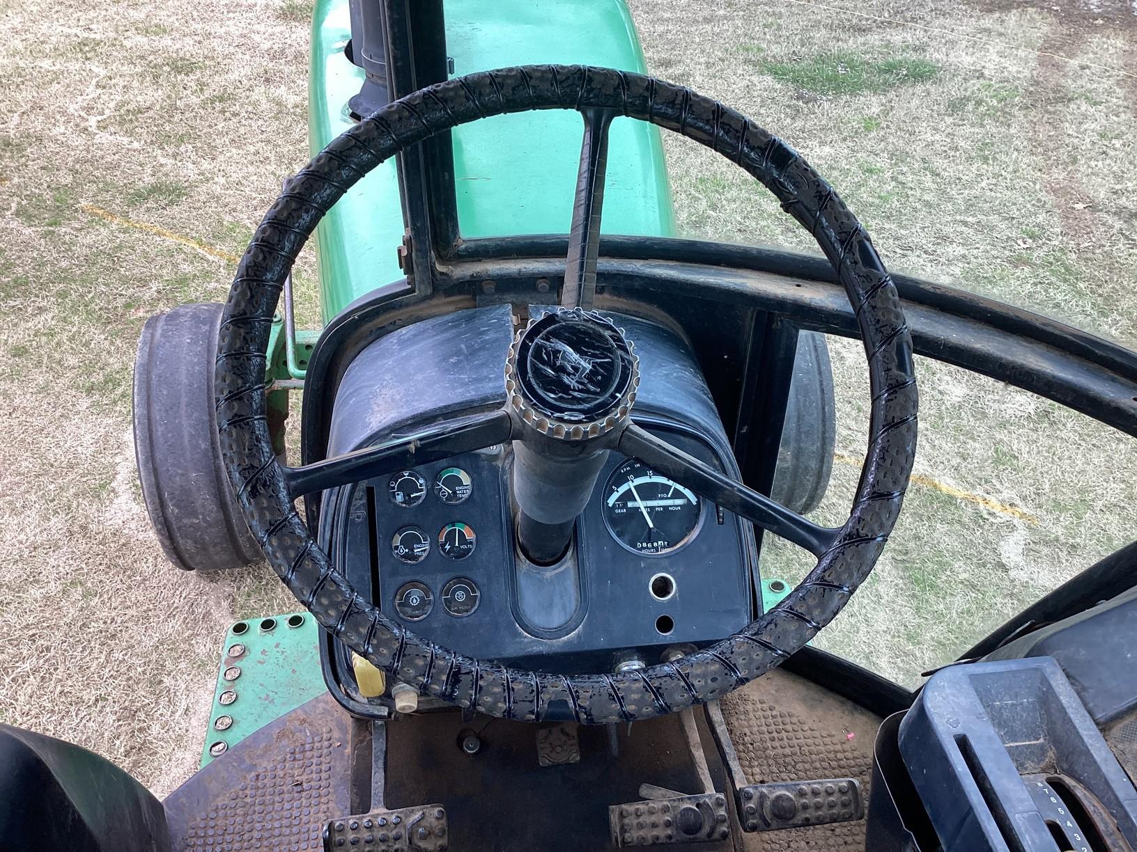 John Deere 4840 Tractor Hours unknown - 868 hours showing, Powershift