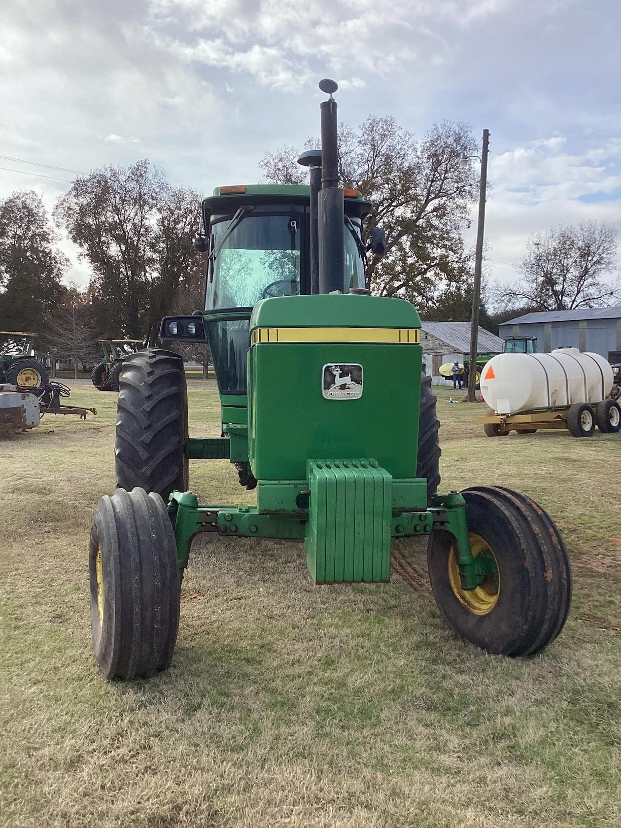 John Deere 4840 8,328 hours showing, power shift, quick hitch, 2 sets of remotes, 1000 RPM