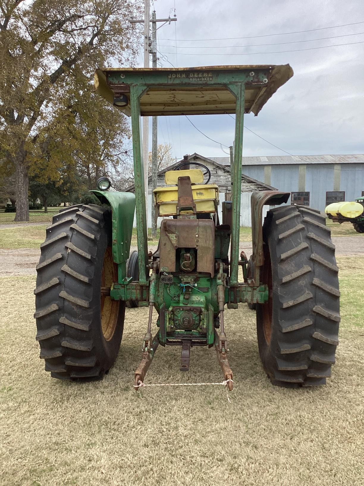 4020 John Deere diesel console tractor 4,872 hours showing, 1 set of remotes