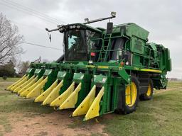 John Deere 7760 Cotton Picker 3527 hours showing, 2563 fan hours showing