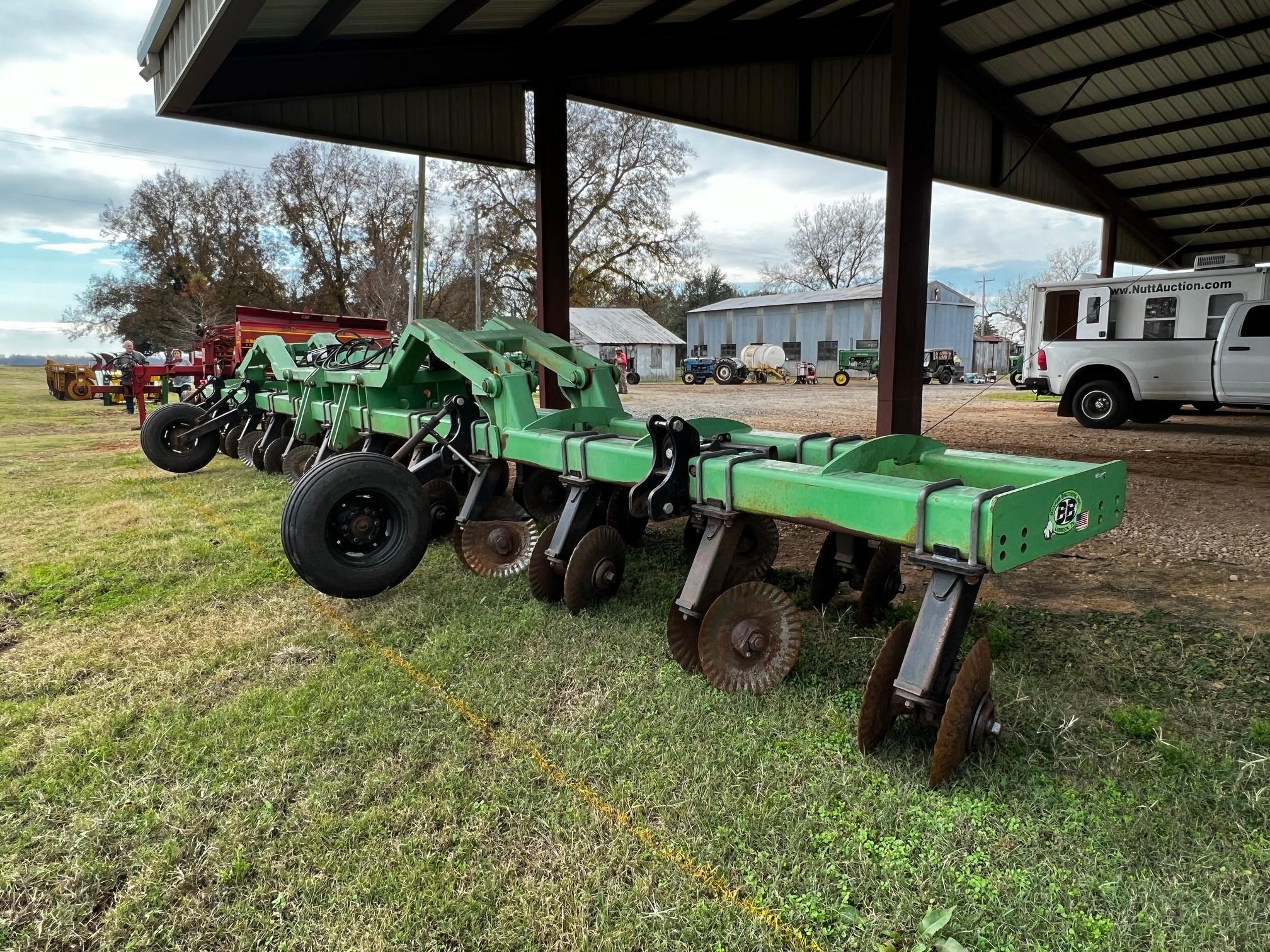 Bigham Bros 12 row stack fold hipper 38" spacing, Sn# unknown