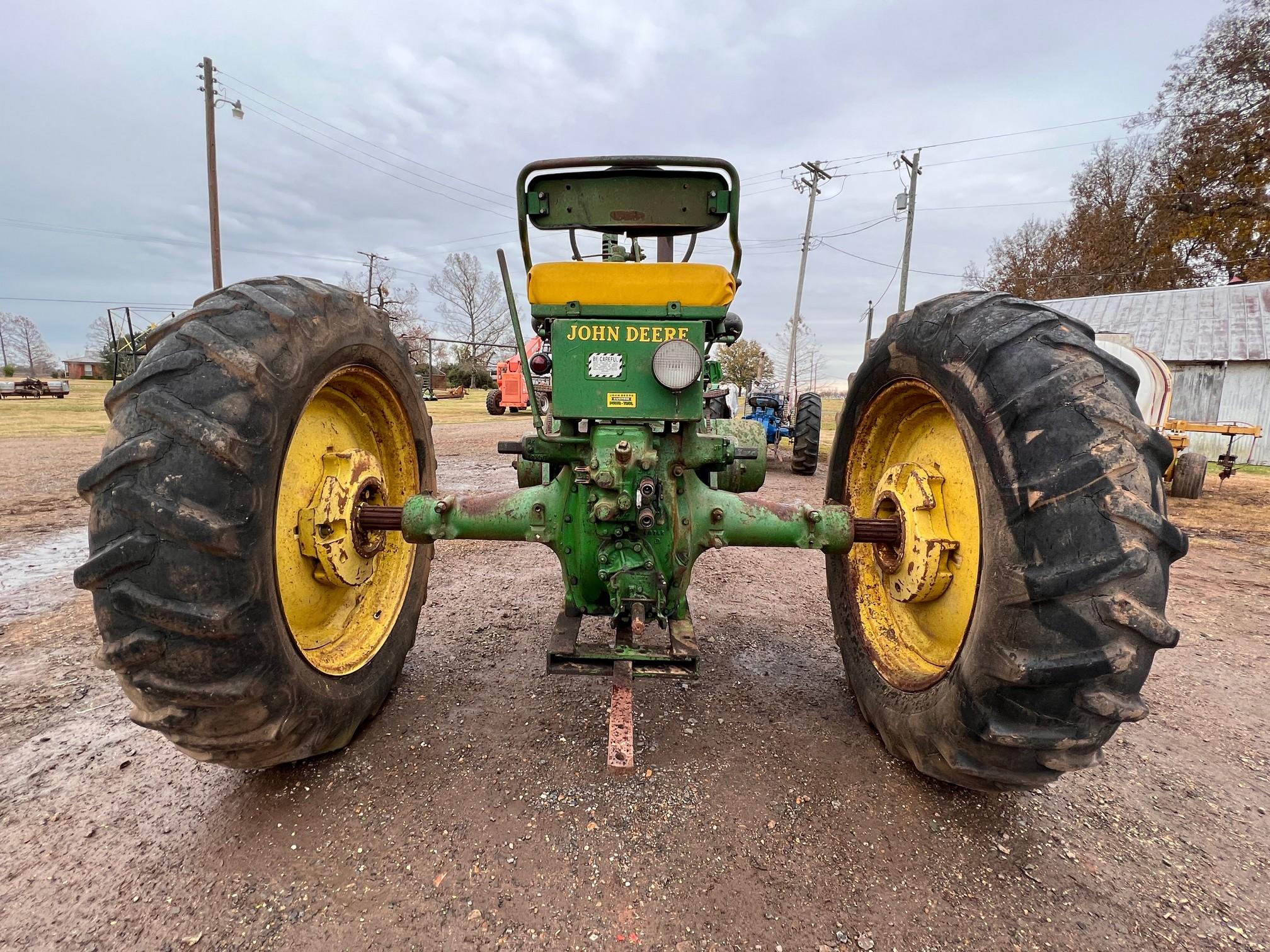 John Deere Model G 2 cylinder tractor Remote hydraulics, Sn# 44143