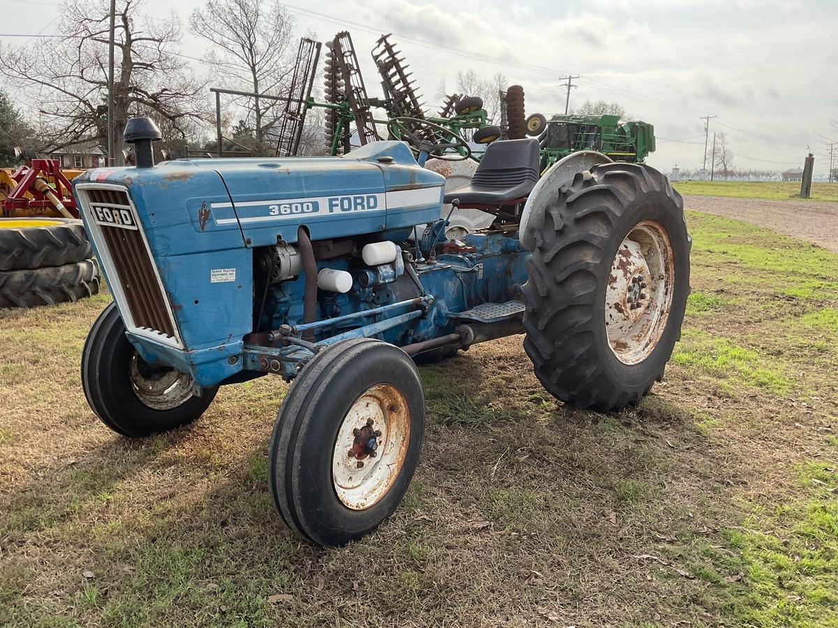 3600 Ford Tractor SR# A308468.  Currently showing 567.8 hours, hour meter not working