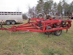 25 ft Case IH 5600 chisel plow