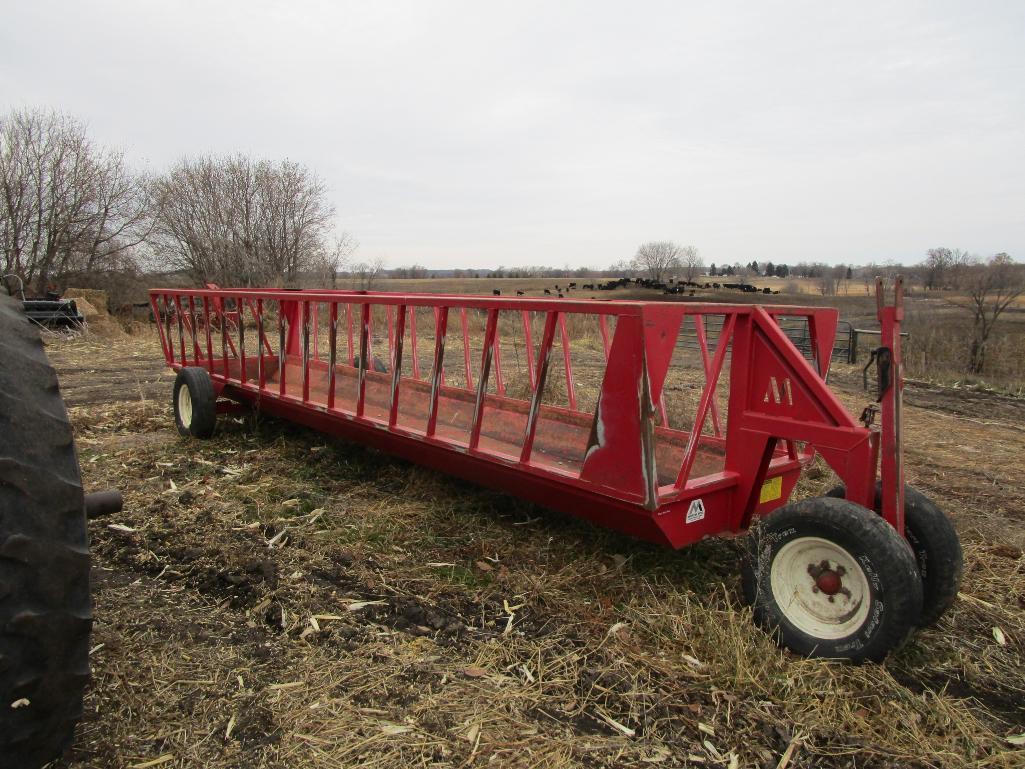Apache 24 ft portable feed wagon