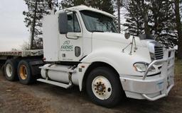 2005 Freightliner Columbia semi tractor