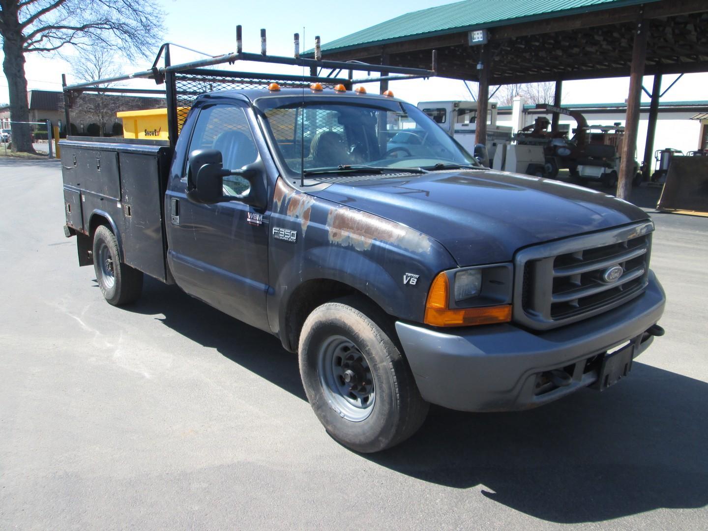 2000 Ford F-350 XL Utility Truck