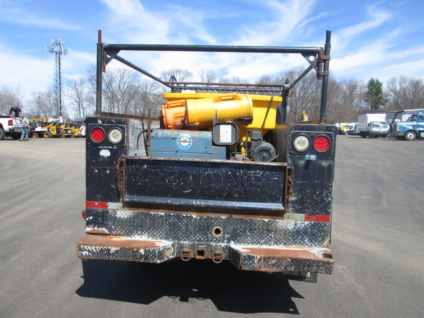 2000 Ford F-350 XL Utility Truck