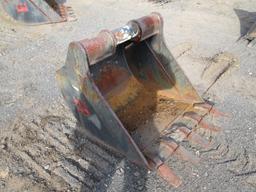 Terex 32" Excavator Bucket With Teeth