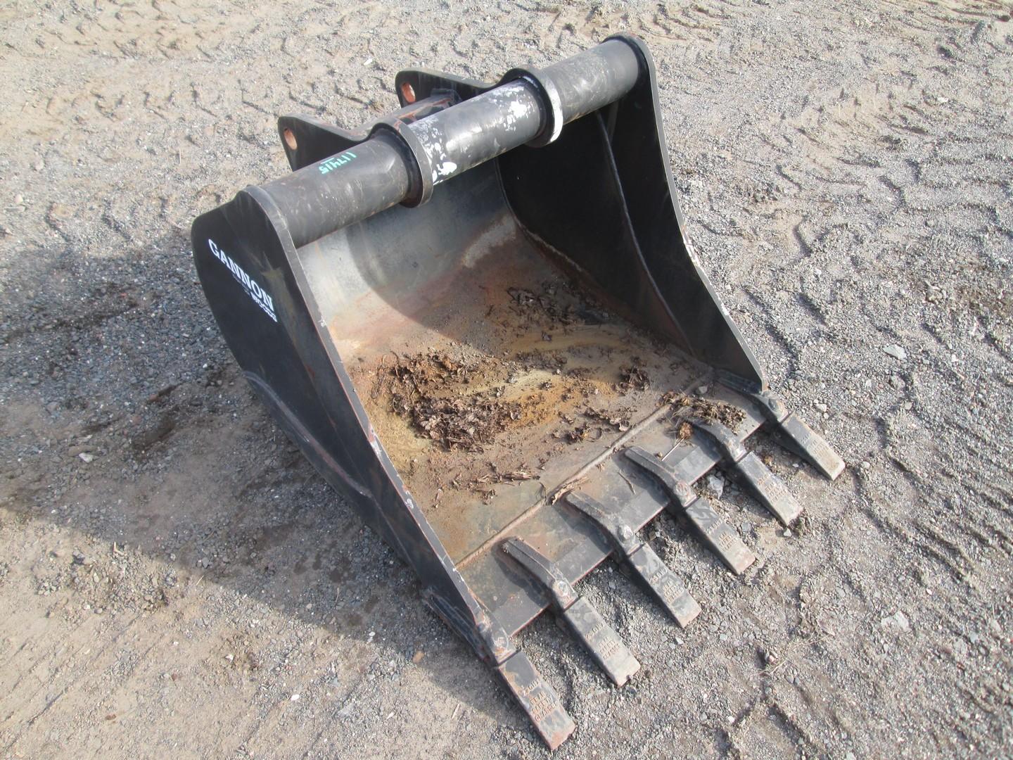 Woods 32" Excavator Bucket With Teeth