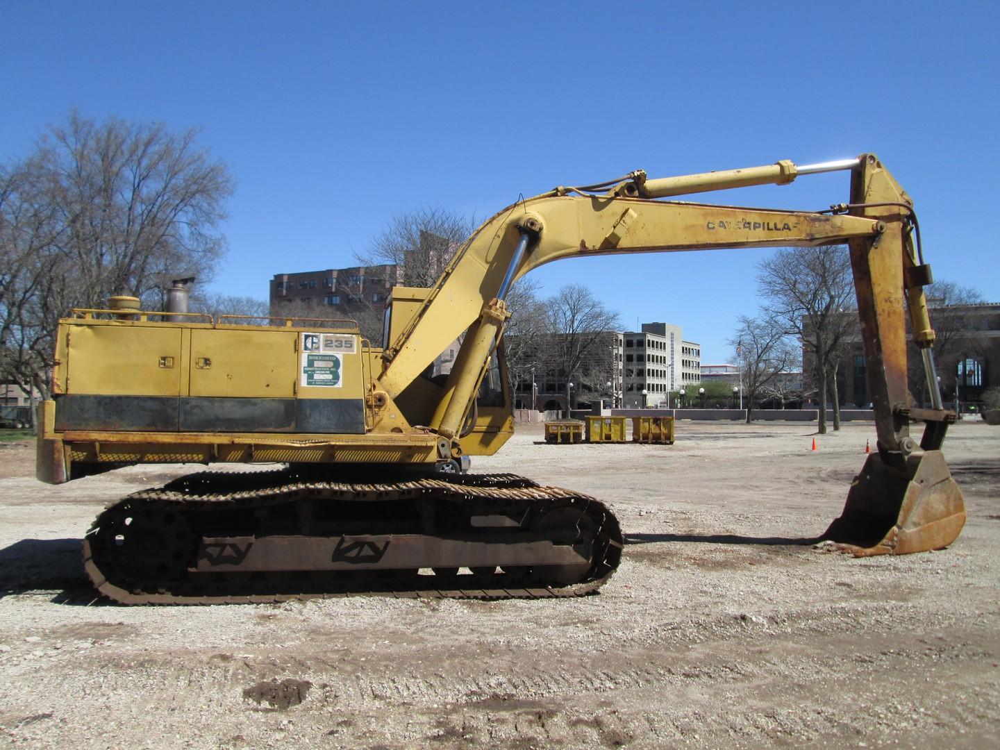 1979 Caterpillar 235 Hydraulic Excavator