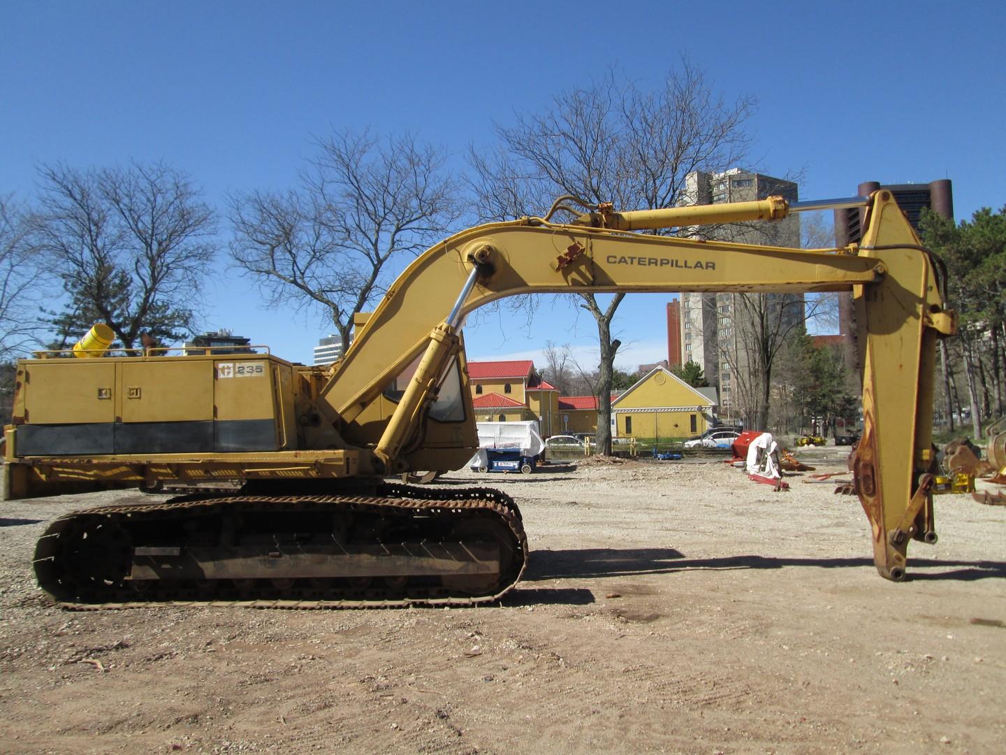 1985 Caterpillar 235B Hydraulic Excavator