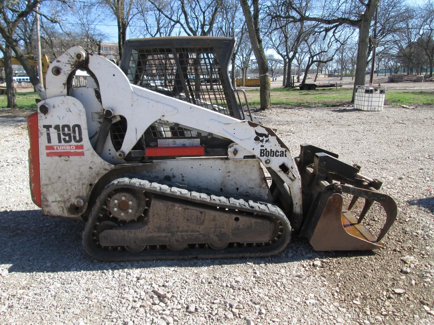 2005 Bobcat T190 Track Skid Steer