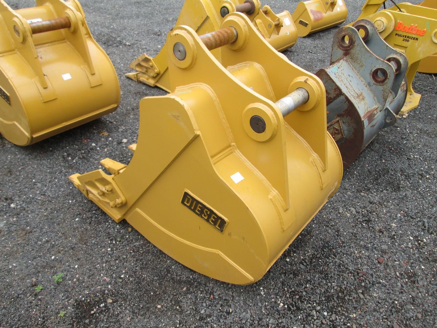 Diesel 30" Excavator Bucket