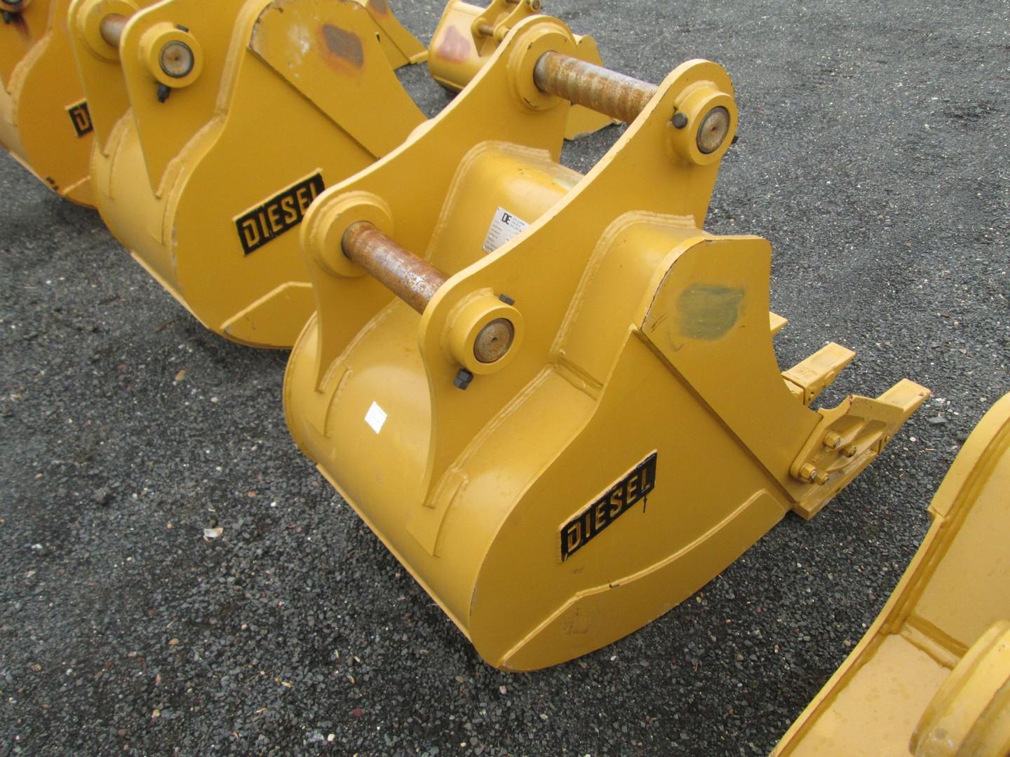 Diesel 30" Excavator Bucket